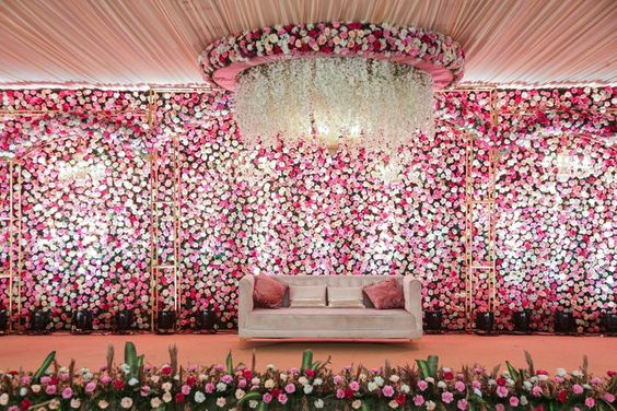 Celebrate Your Special Day with Engagement Decorations & Flowers